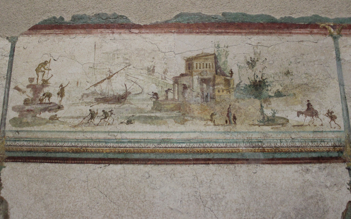 Frise du palais Massimo alle Terme représentant un paysage avec, de gauche à droite, une fontaine avec des statues, un bateau, des pêcheurs au filet, un palais romain avec des gens devant, un arbre et un chevalier avec son serviteur