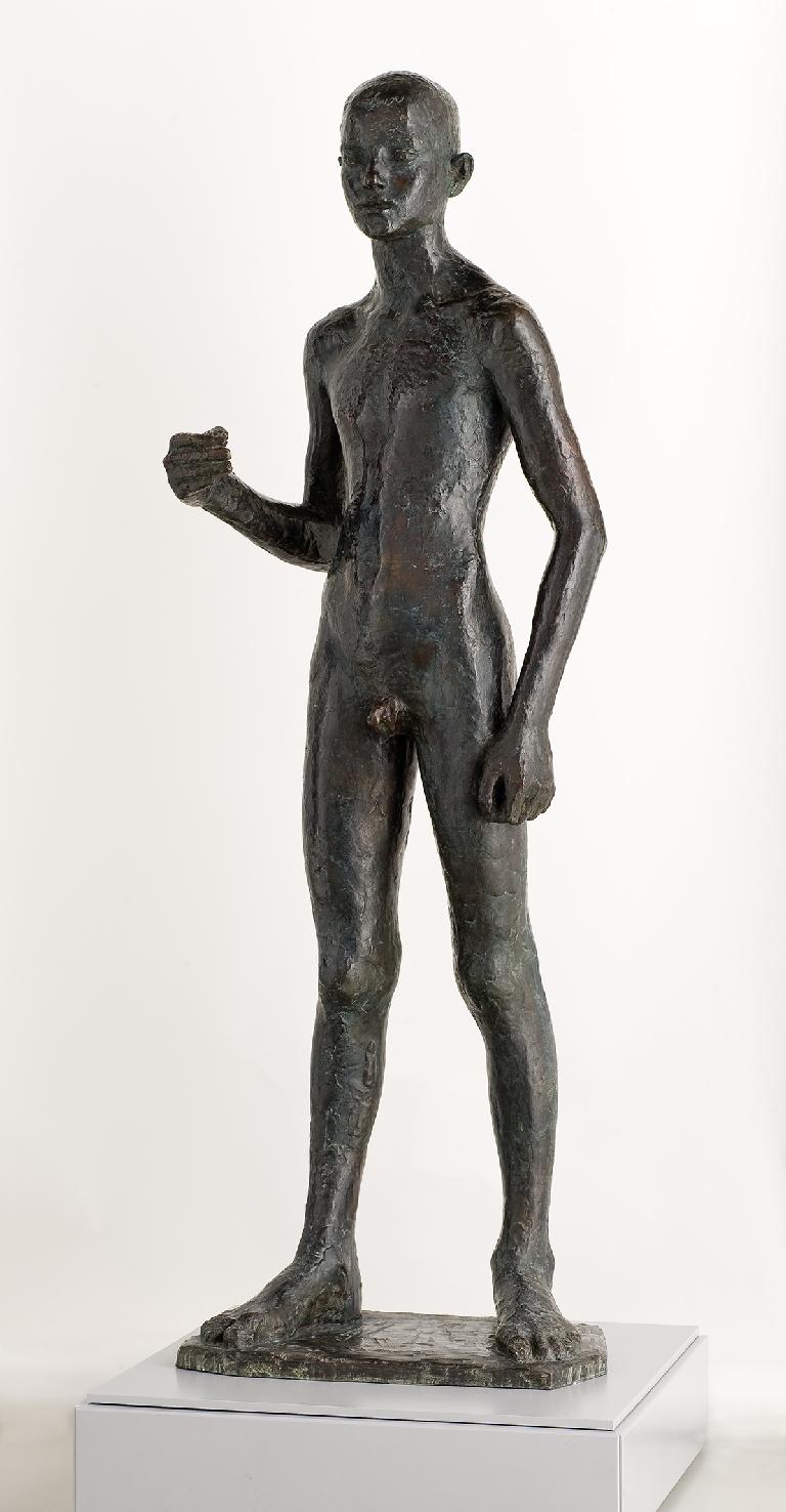 Sculpture de Germaine Richier représentant un jeune homme nu en bronze